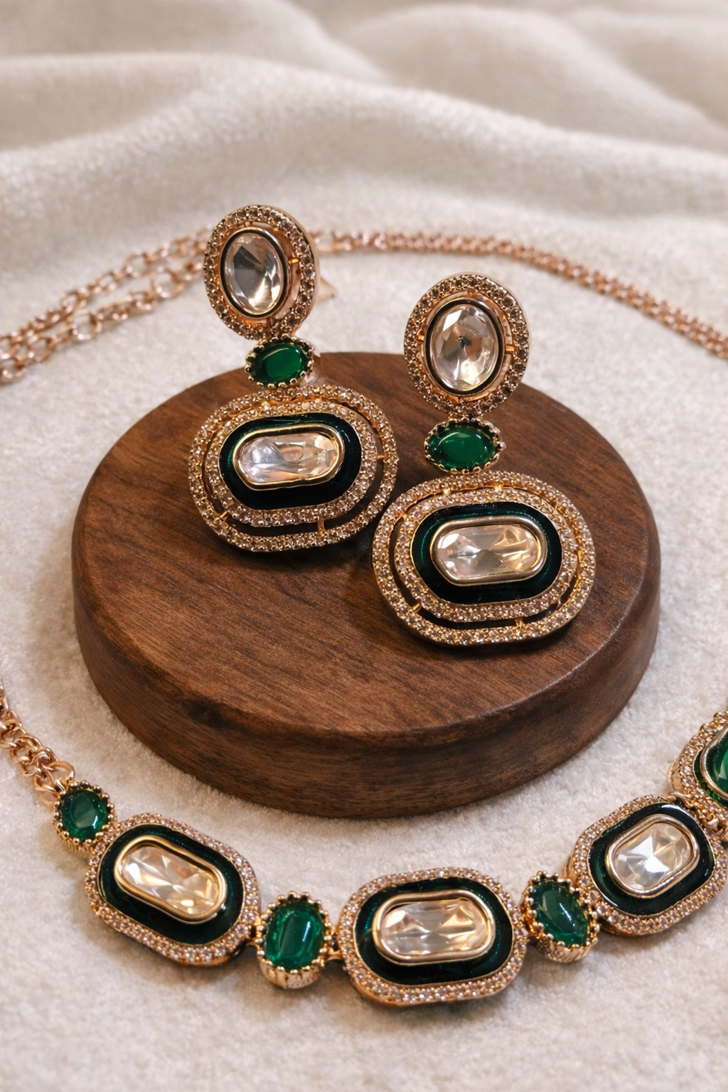 Emerald Radiance Necklace and Earrings Set