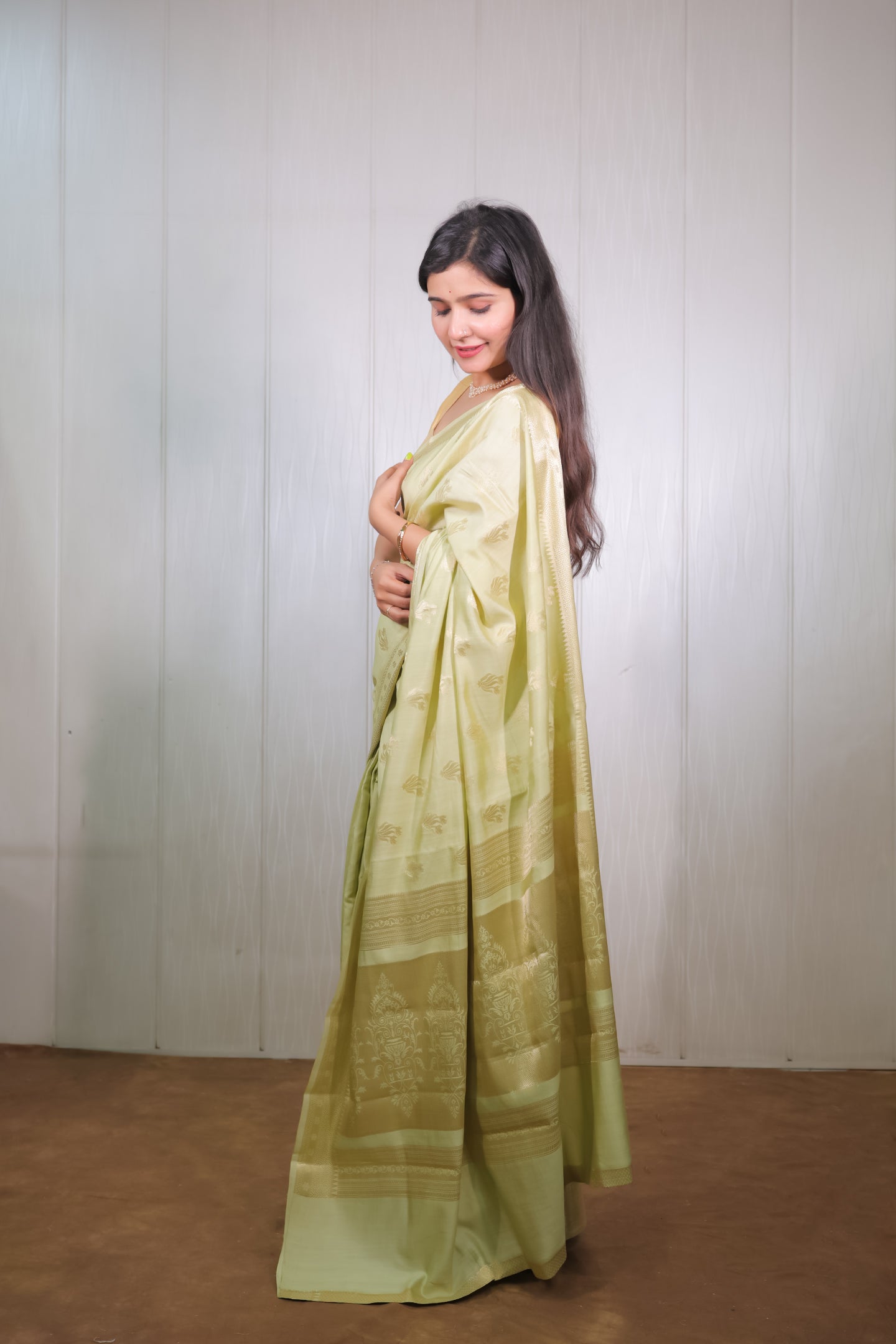 Pistacio Green Chiniya Silk Saree